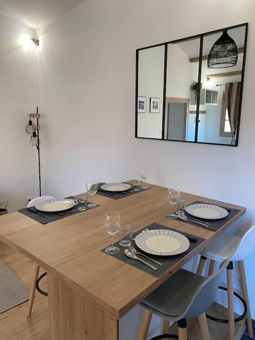 Le Petit Loft Des Halles เบซิเยร์ ภายนอก รูปภาพ
