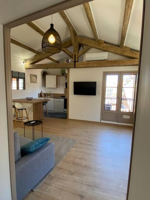 Le Petit Loft Des Halles เบซิเยร์ ภายนอก รูปภาพ